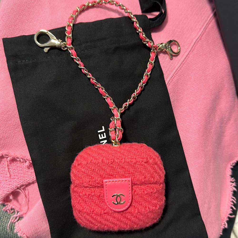 Chanel AirPods tweed